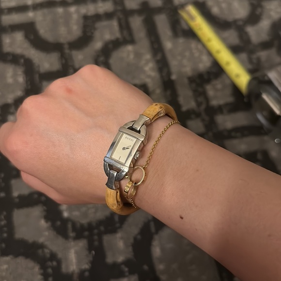 Gucci- watch - - Picture 7 of 7